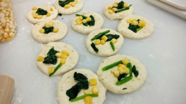 【ミニ】ツナとほうれん草のパン (4個入り) | アレルギー対応パンのtonton