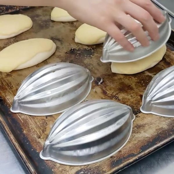 カスタードクリームメロンパン | アレルギー対応パンのtonton