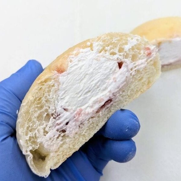 国産いちごとホイップクリームパン | アレルギー対応パンのtonton