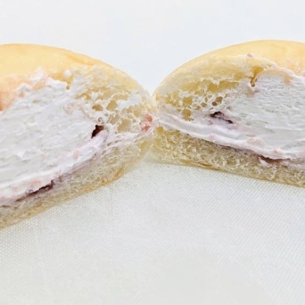 国産いちごとホイップクリームパン | アレルギー対応パンのtonton