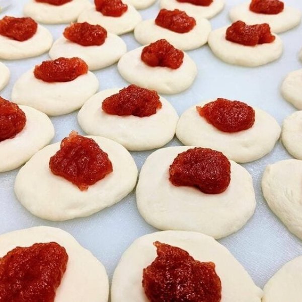 国産いちごとホイップクリームパン | アレルギー対応パンのtonton