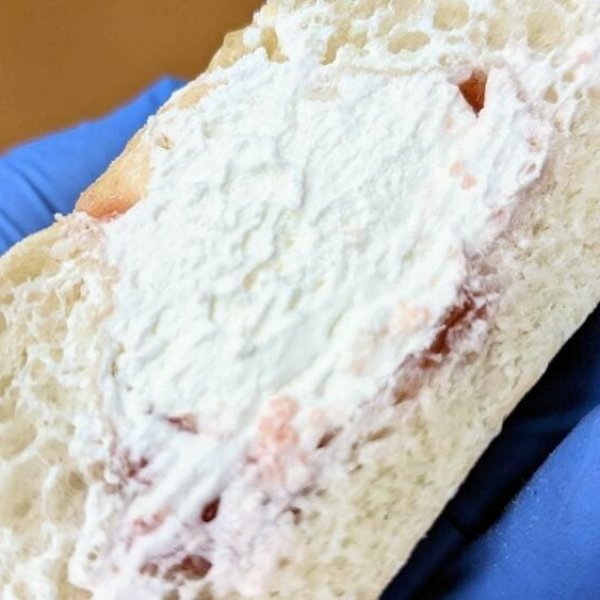 国産いちごとホイップクリームパン | アレルギー対応パンのtonton