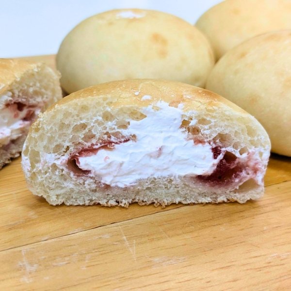 【ミニ】国産いちごとホイップクリームパン (4個入り) | アレルギー対応パンのtonton