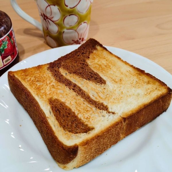 画像6: 白生地と黒糖生地のマーブル食パン５枚切 (6)