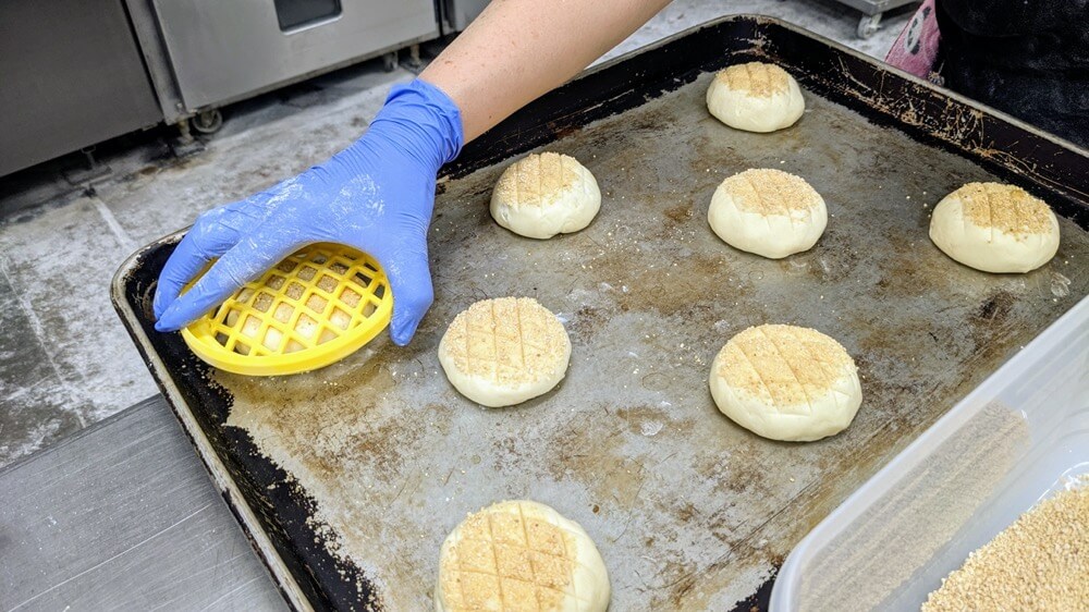 メープルメロンパンのはずが…なぜか「ソバカスパン」に！（笑）