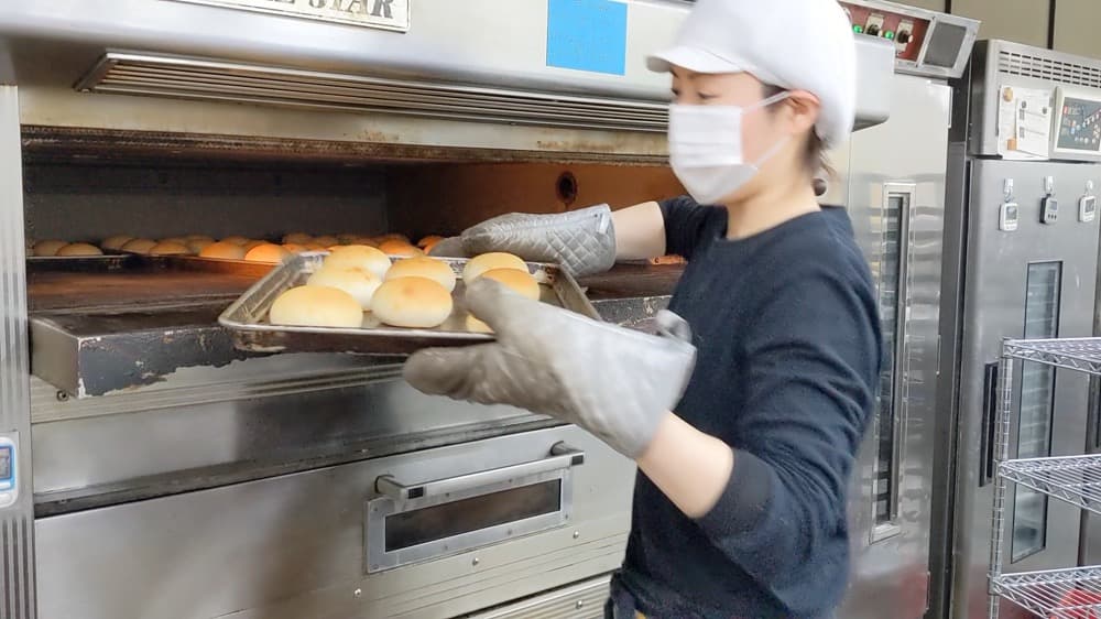 マリトッツォともクリームどら焼きとも違う。秋冬限定のクリームあんパンが帰ってきた！ | アレルギー対応パンのtonton