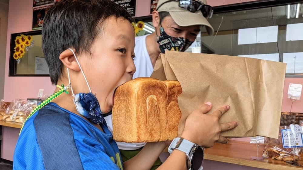 夏休みにアレルギー対応の焼き立てパンを選ぶ体験をしませんか？