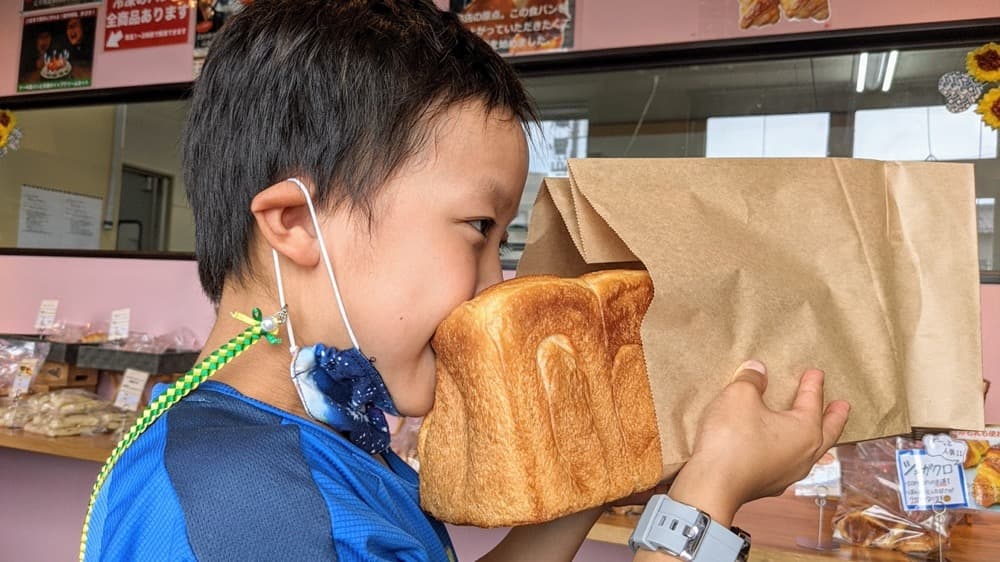 夏休みにアレルギー対応の焼き立てパンを選ぶ体験をしませんか？