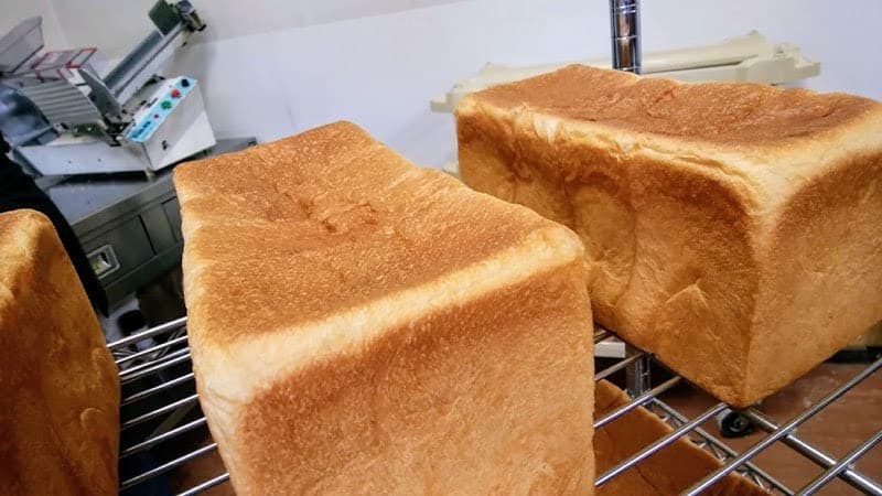 トントンの食パンはなぜ形が悪いのか？