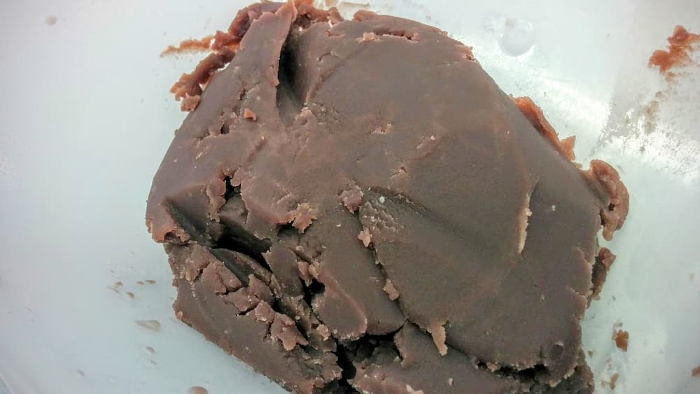 甘さ控えめ、心に残る一口を。トントンが作る“あんパン”物語 | アレルギー対応パンのtonton