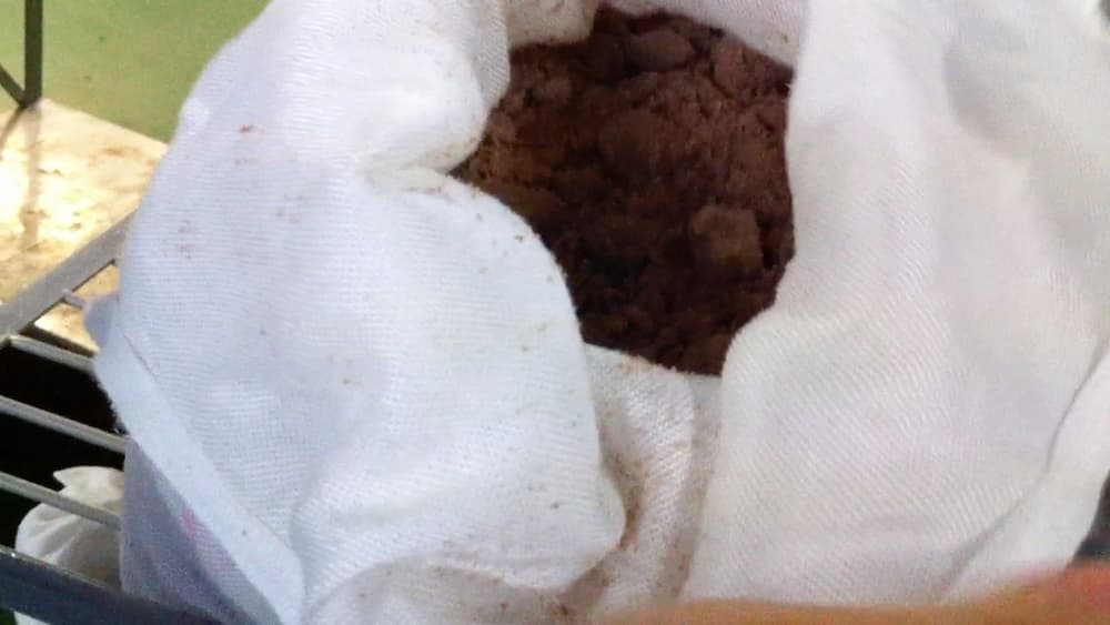 甘さ控えめ、心に残る一口を。トントンが作る“あんパン”物語 | アレルギー対応パンのtonton