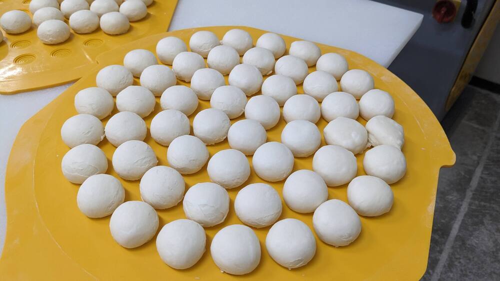 【試作中】大人も嬉しい！卵・乳不使用のシナモンロール | アレルギー対応パンのtonton