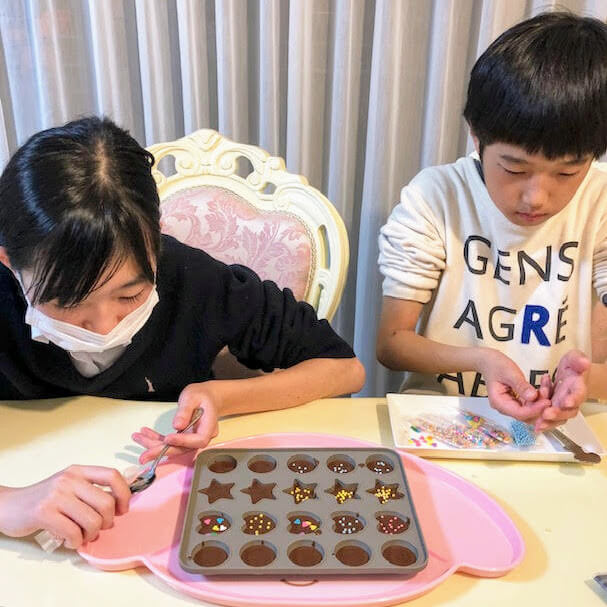 お友達も自分も食べられるチョコで作ることができました