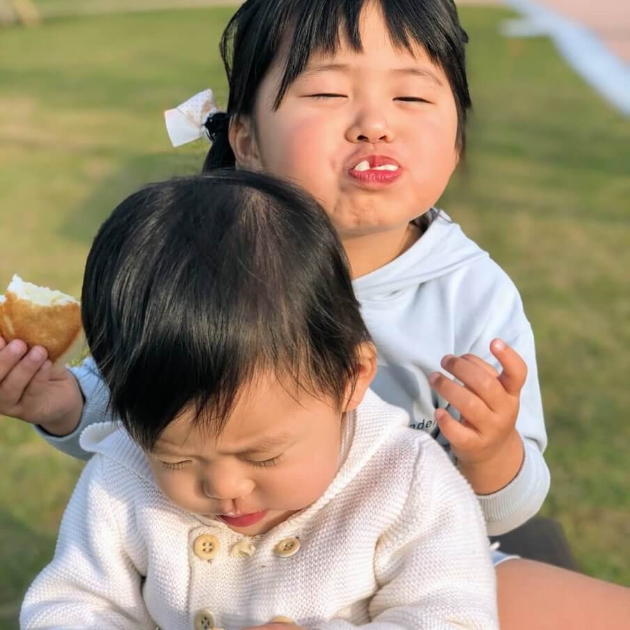 小さなパンが何種類もお皿に盛ってあると、食が細い子供たちもたくさん食べてくれます。 | アレルギー対応パンのtonton