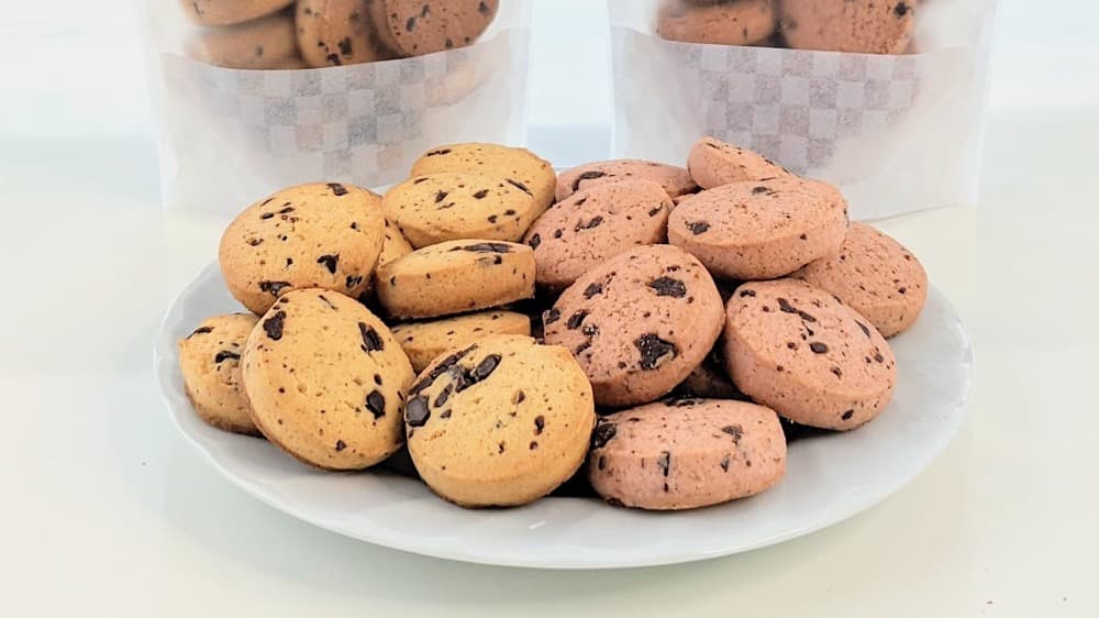 《数量限定》ホワイトデークッキーセット(プレーンチョコチップ・いちごチョコチップ)| アレルギー対応パンのtonton