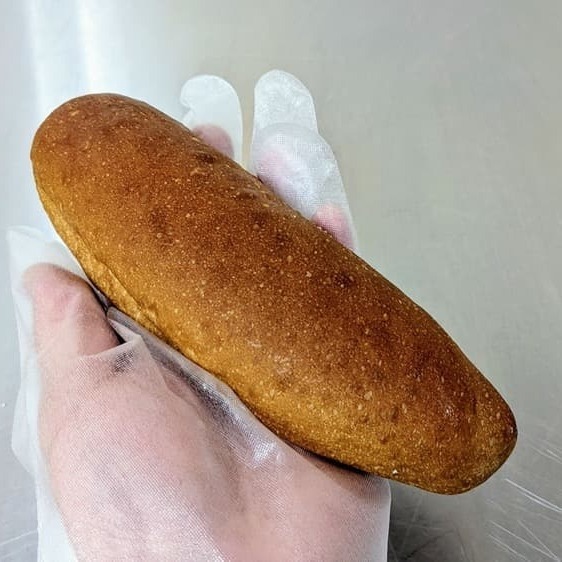 《オーダーパン》ちょっと大きい沖縄黒糖コッペパン (4個入り8袋セット)