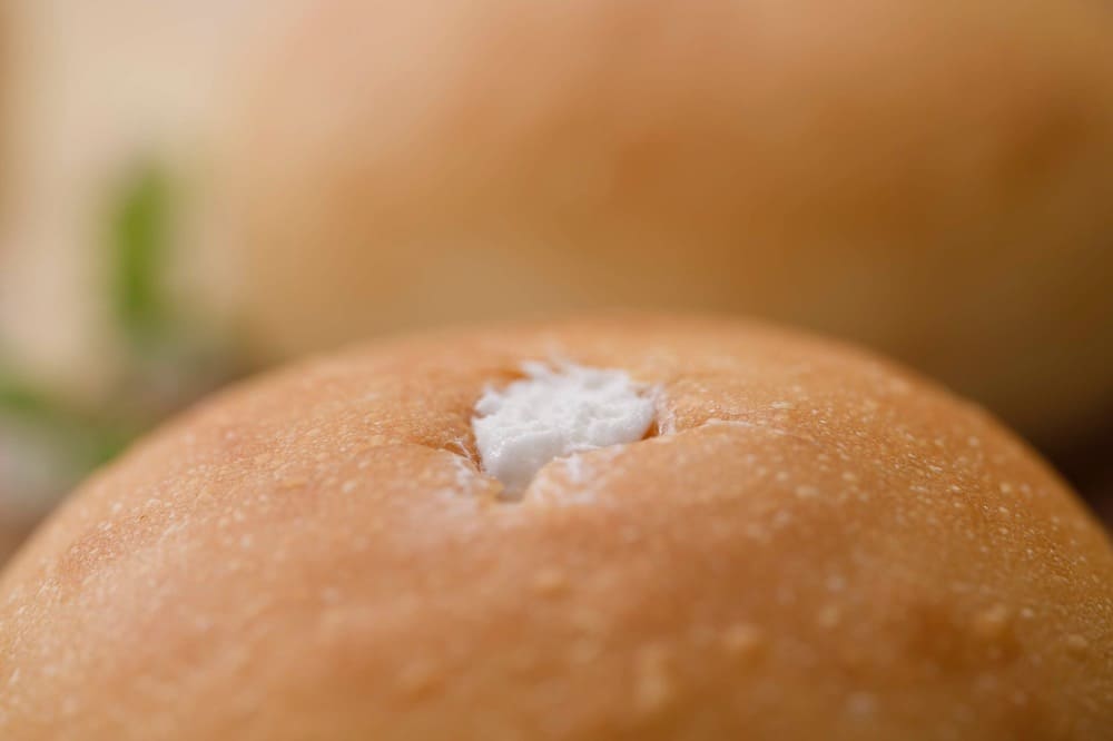 ホイップクリームパン | アレルギー対応パンのtonton width=