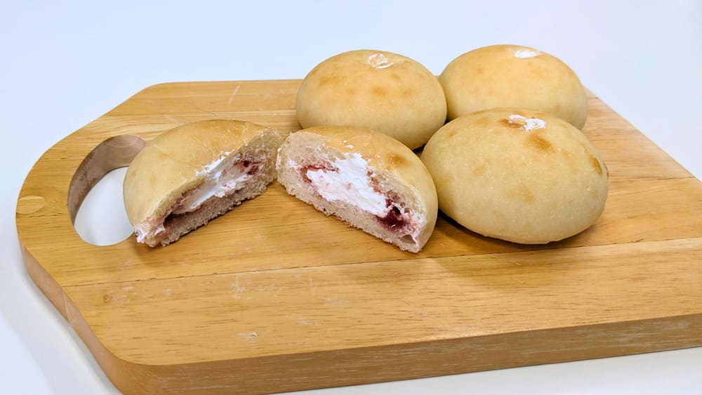 【ミニ】国産いちごとホイップクリームパン (4個入り) | アレルギー対応パンのtonton