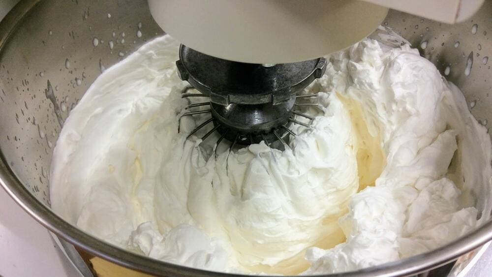 チョコホイップクリームパン | アレルギー対応パンのtonton