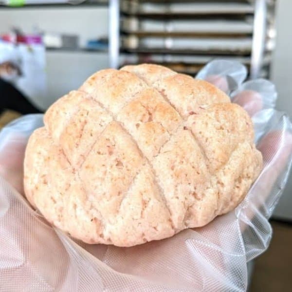 国産いちごのメロンパン | アレルギー対応パンのtonton